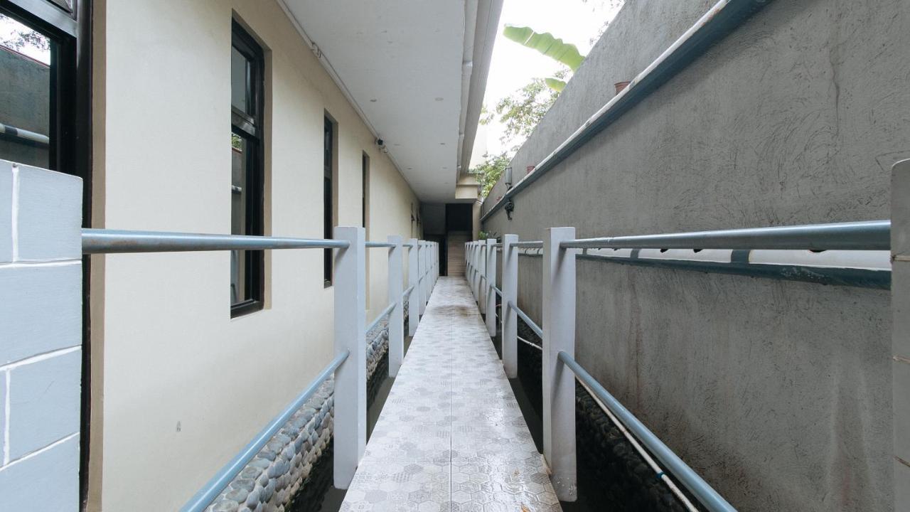 Reddoorz Plus Bienvenido Boarding House Las Pinas Weekly Stay Manila Exterior photo