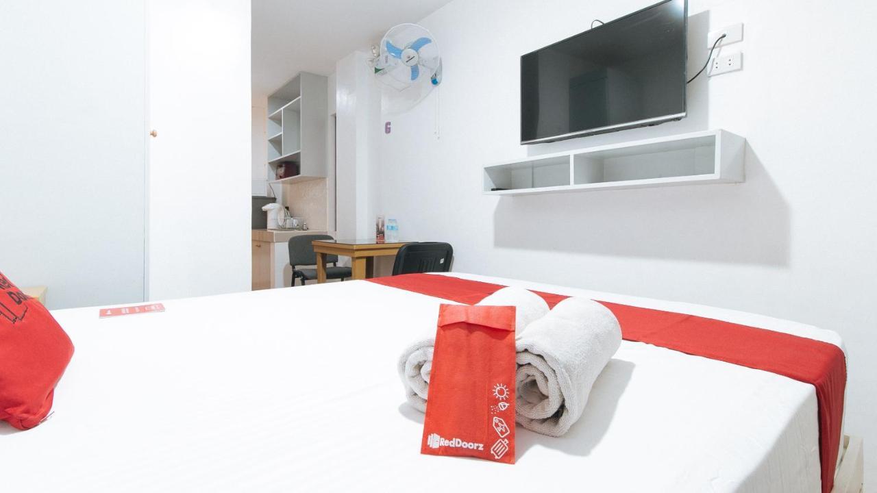 Reddoorz Plus Bienvenido Boarding House Las Pinas Weekly Stay Exterior photo