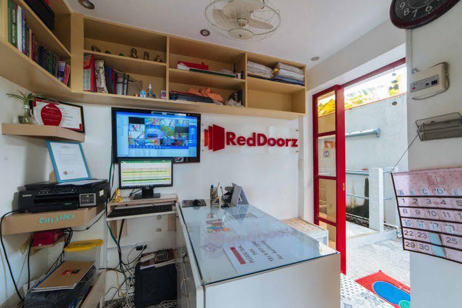 Reddoorz Plus Bienvenido Boarding House Las Pinas Weekly Stay Manila Exterior photo